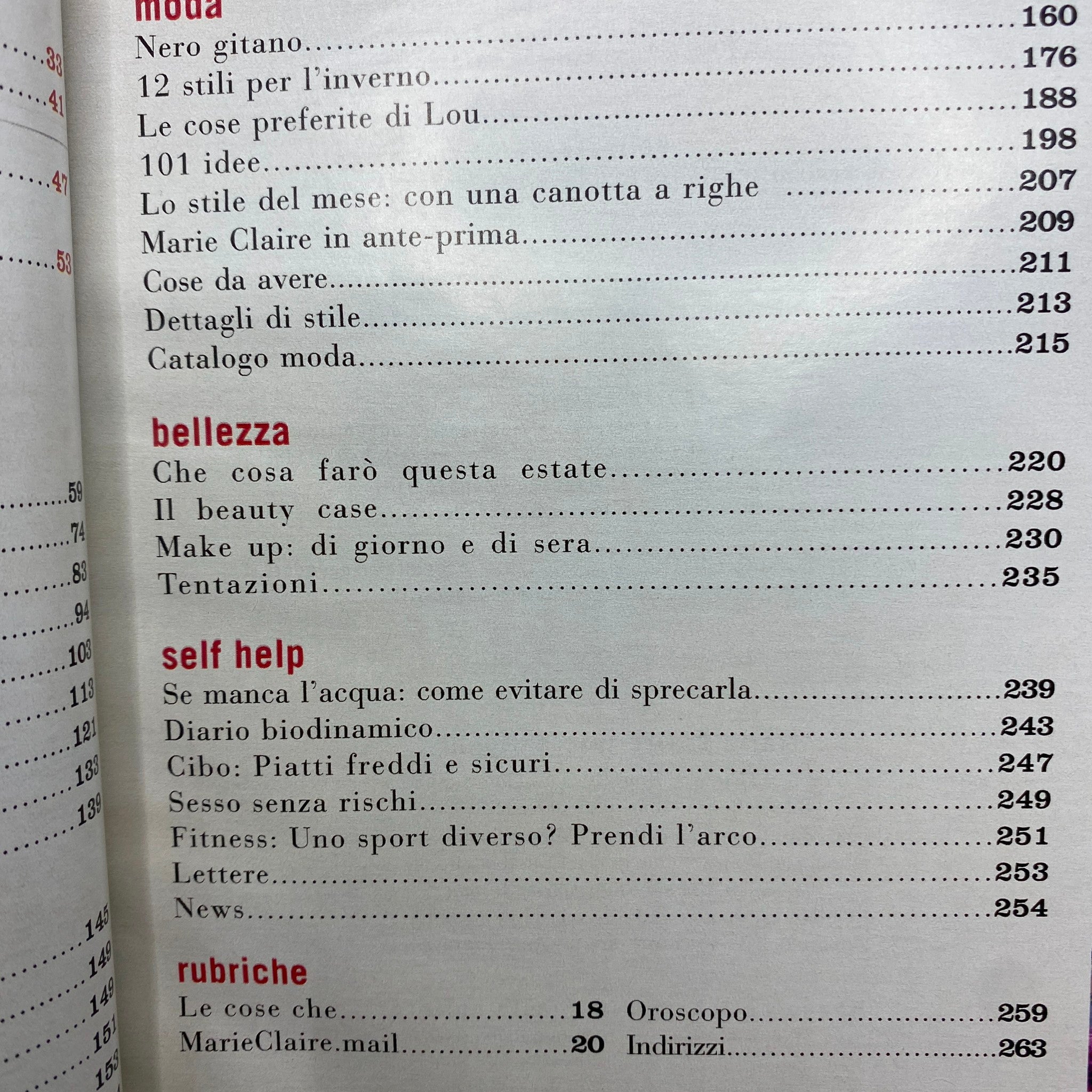 Table of contents from Marie Claire French Magazine August 2000, detailing sections on fashion, beauty, and self-help for readers.
