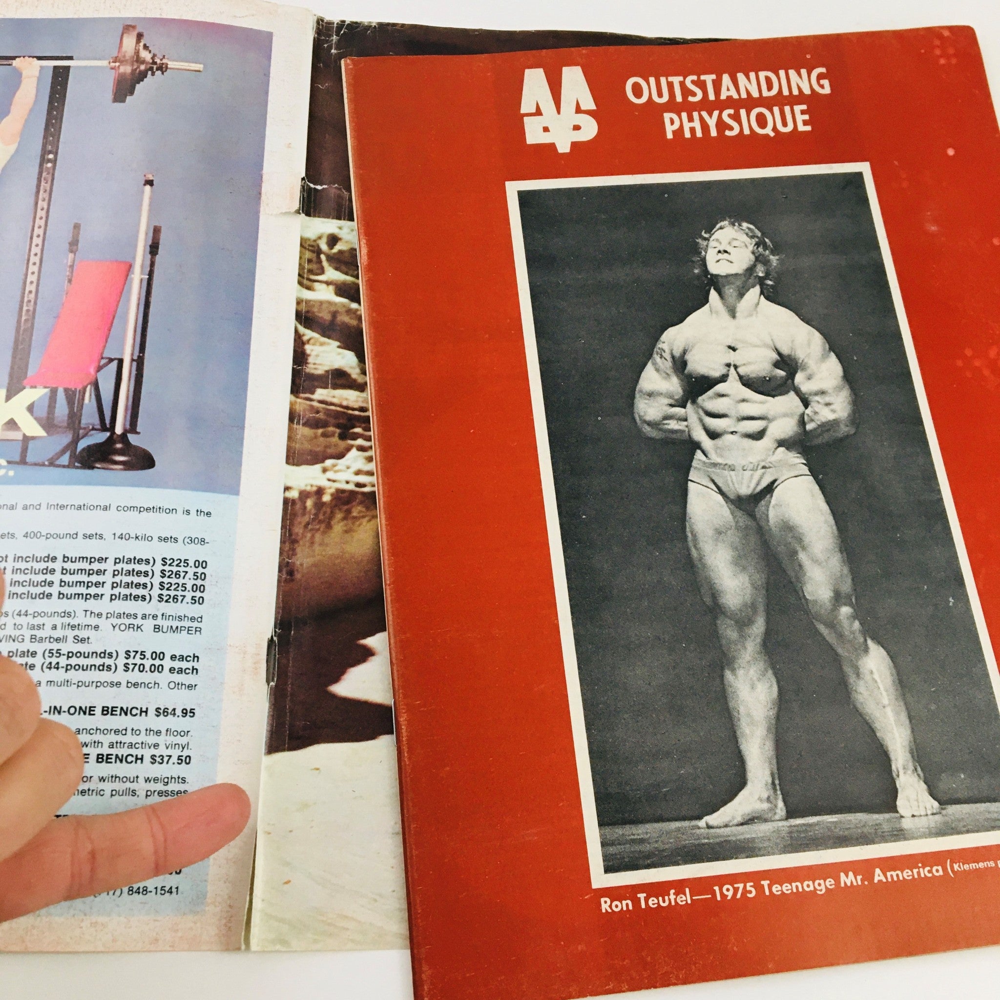 Muscular Development Magazine November 1975 Ted Matush Mr. Australia No Label