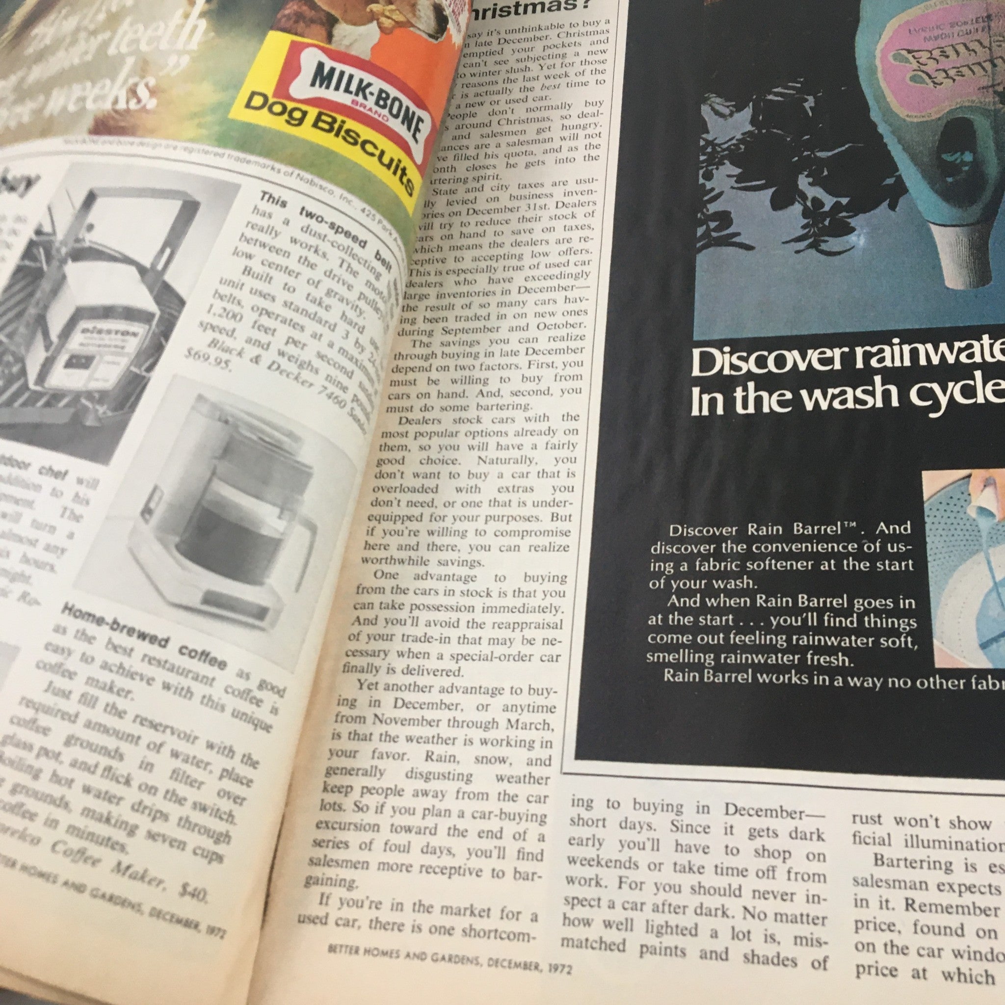 Better Homes & Gardens December 1972 Trimming For That Very Special Tree