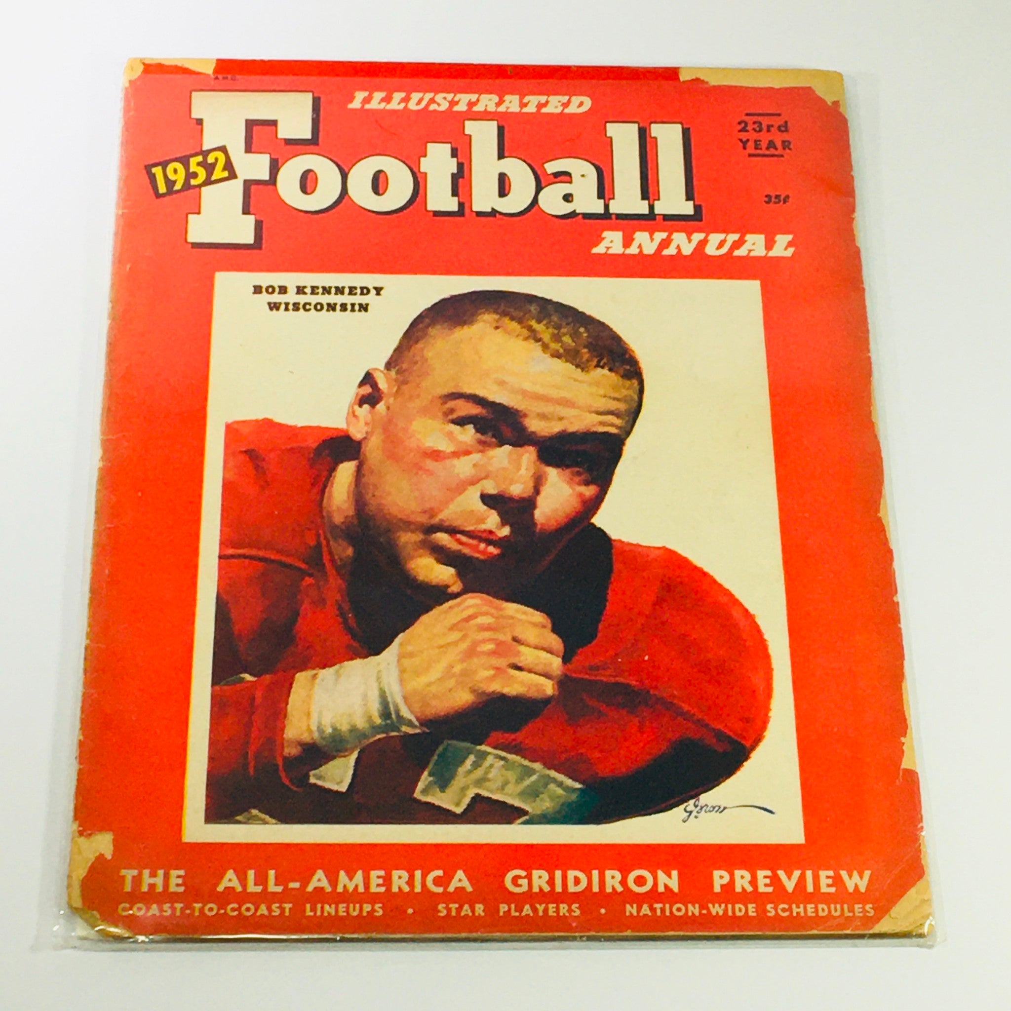 VTG Illustrated Football Annual Magazine 1952 - Bob Kennedy of Wisconsin