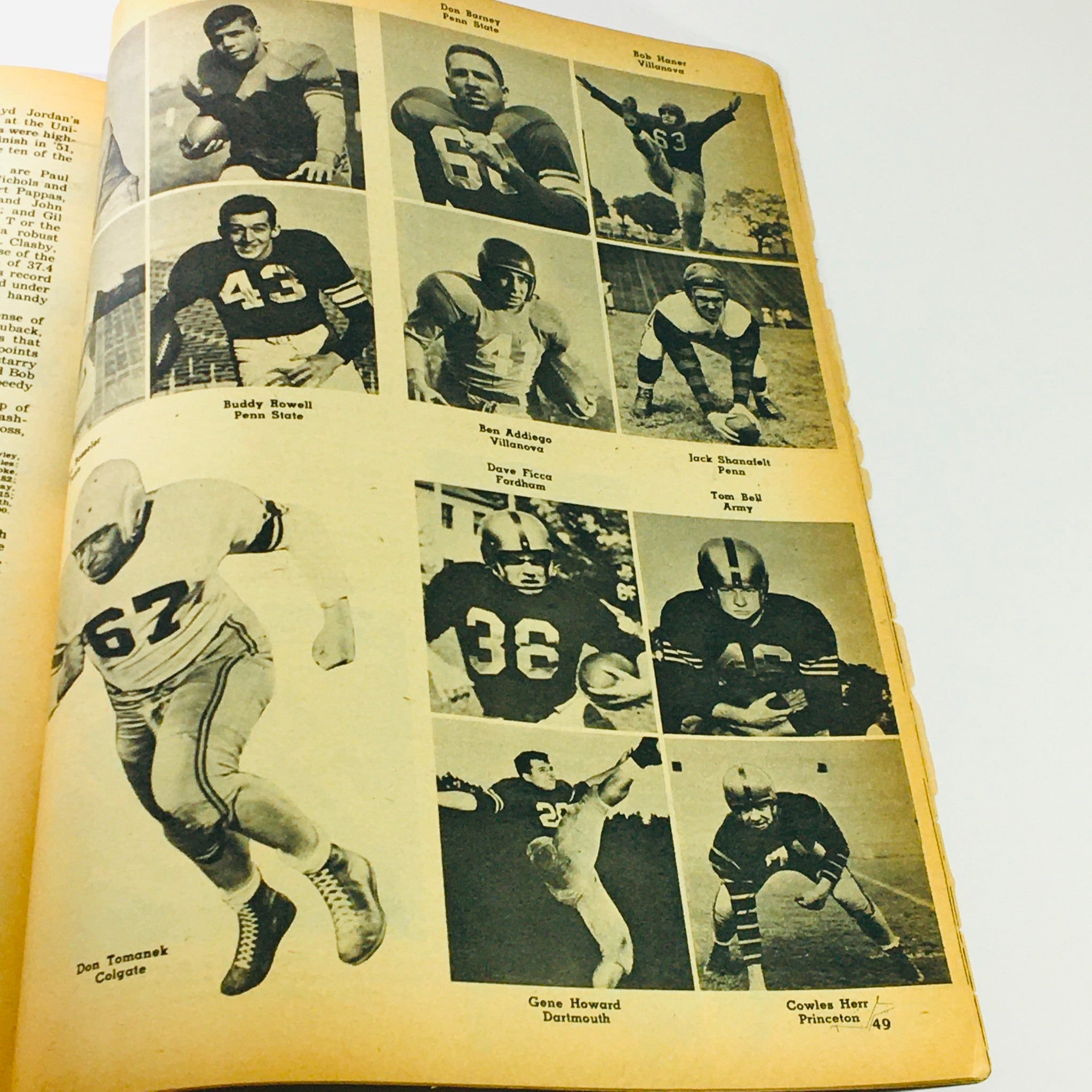 VTG Illustrated Football Annual Magazine 1952 - Bob Kennedy of Wisconsin