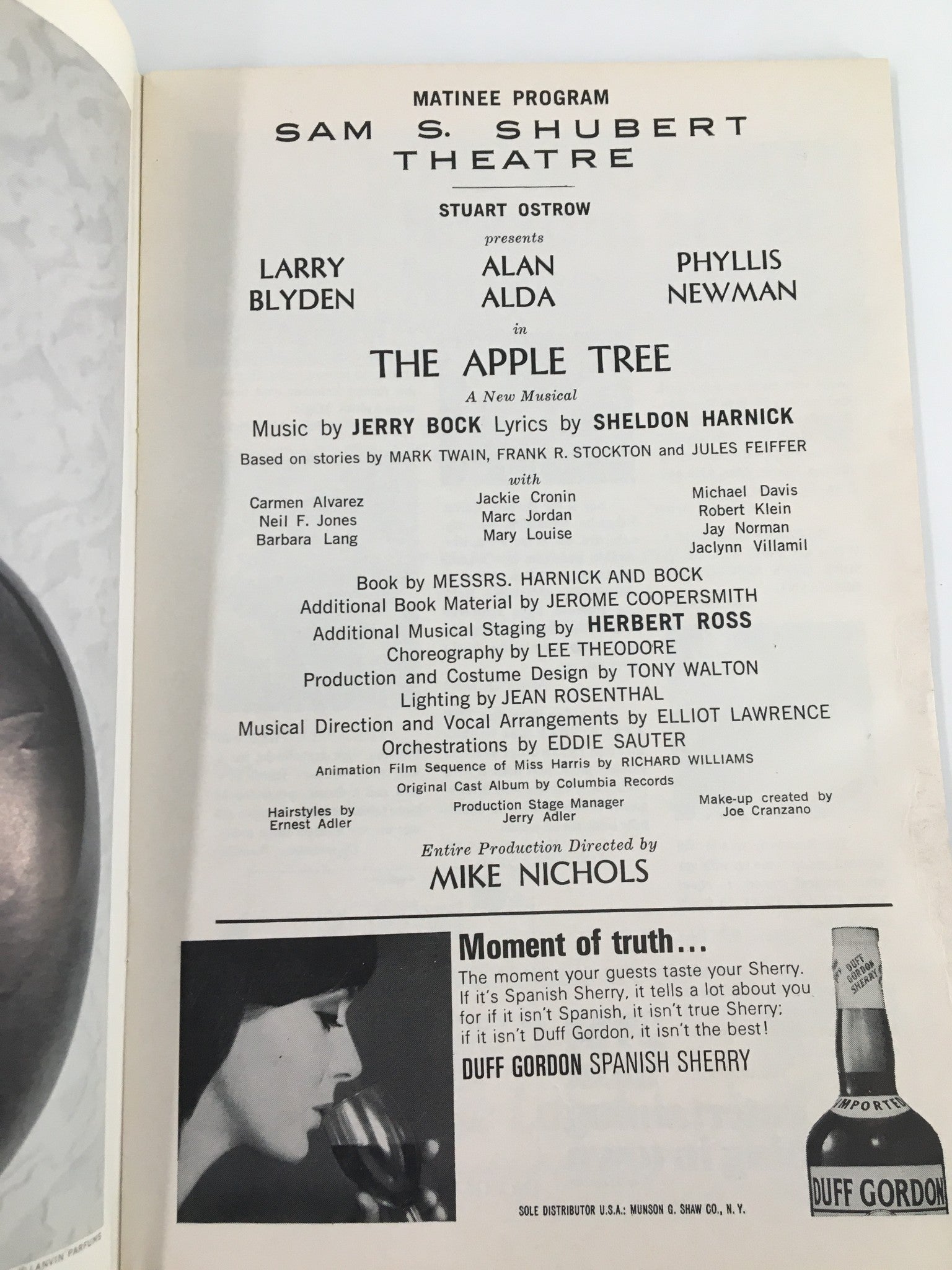 1966 Playbill Sam S. Shubert Theatre Larry Blyden, Alan Alda in The Apple Tree