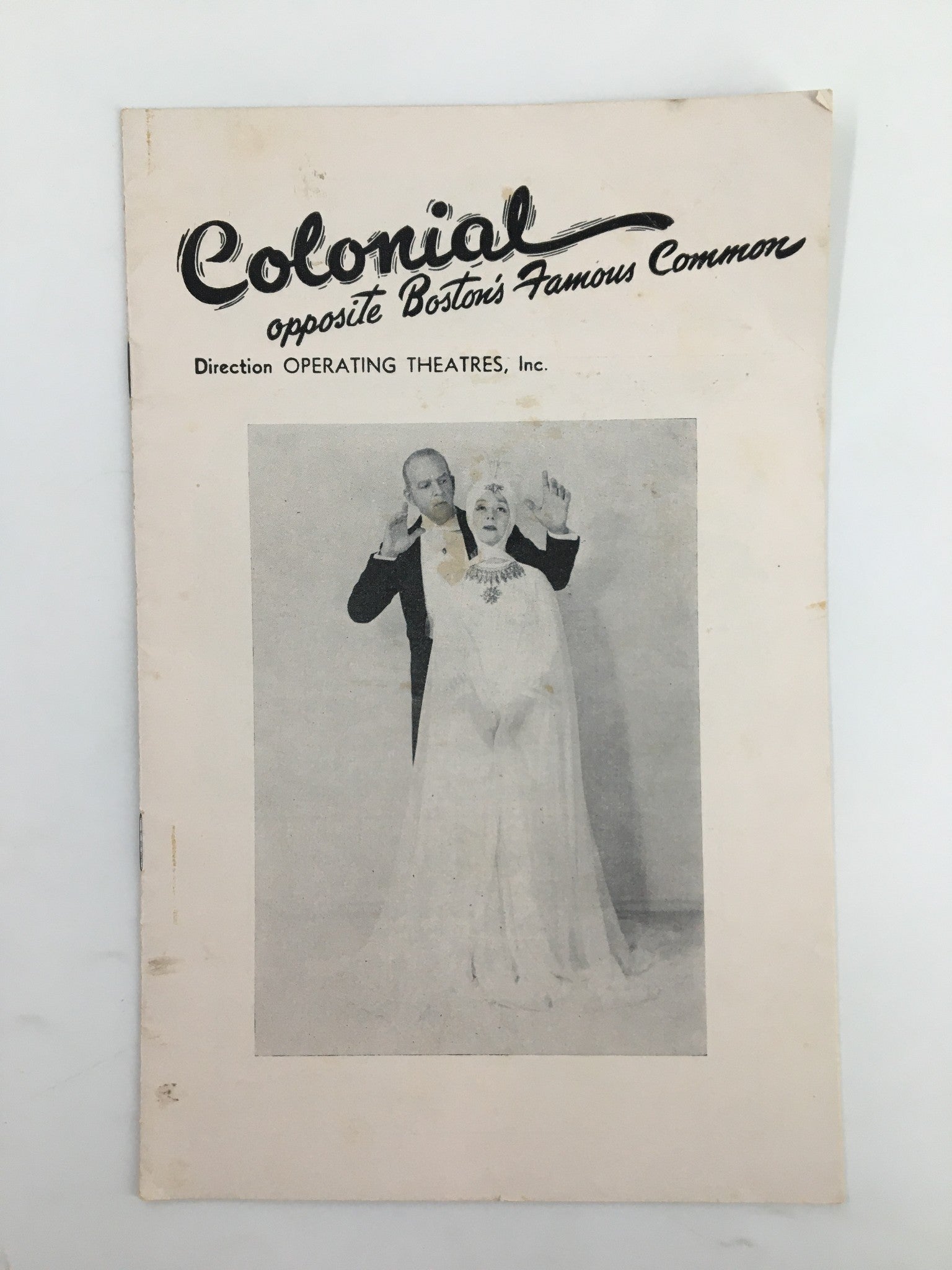 Cover of the 1956 Colonial Theatre program featuring Alfred Lunt and Lynn Fontanne in The Great Sebastians, highlighting its historical significance.