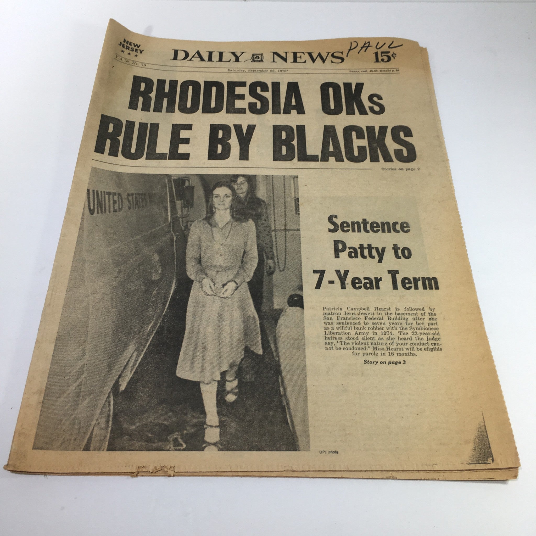 NY Daily News:9/25/76 Rhodesia OKs Rule By Blacks;Patty Campbell to 7yr Sentence