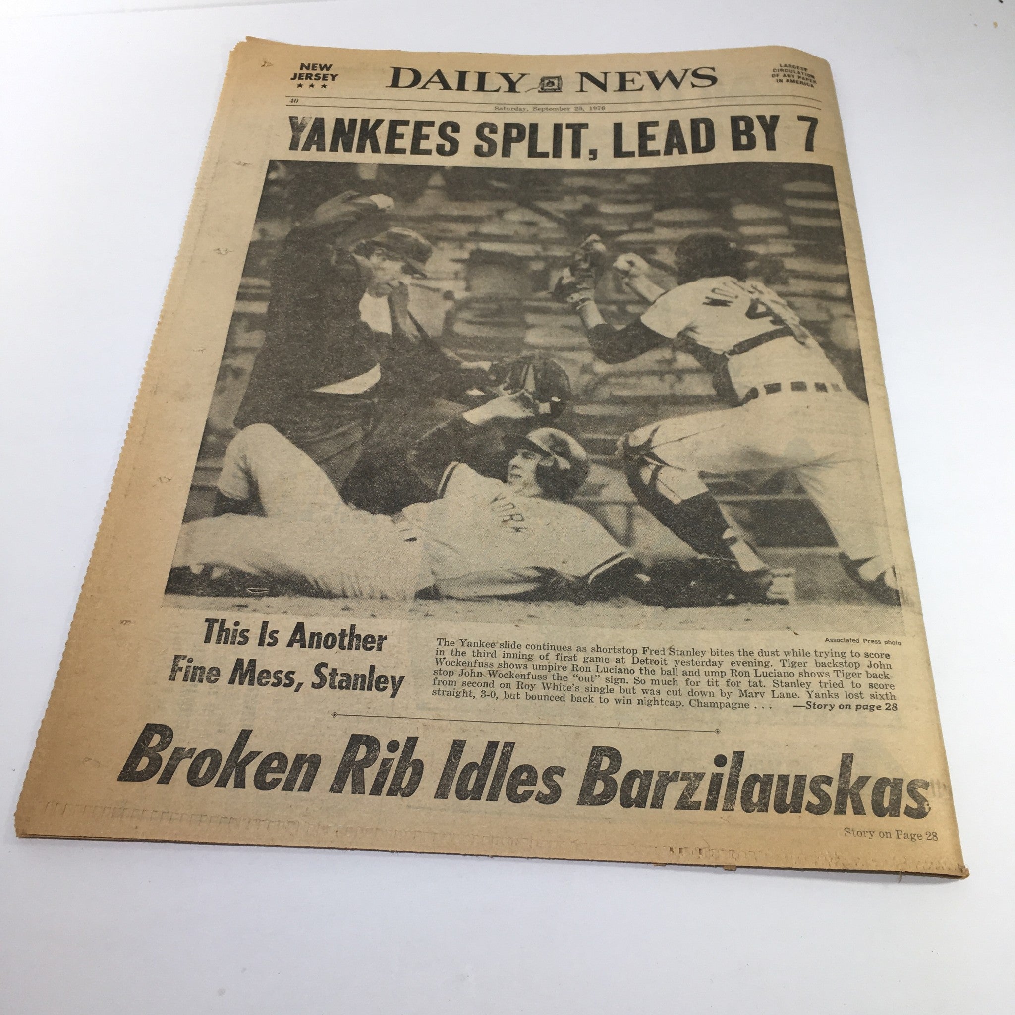 NY Daily News:9/25/76 Rhodesia OKs Rule By Blacks;Patty Campbell to 7yr Sentence