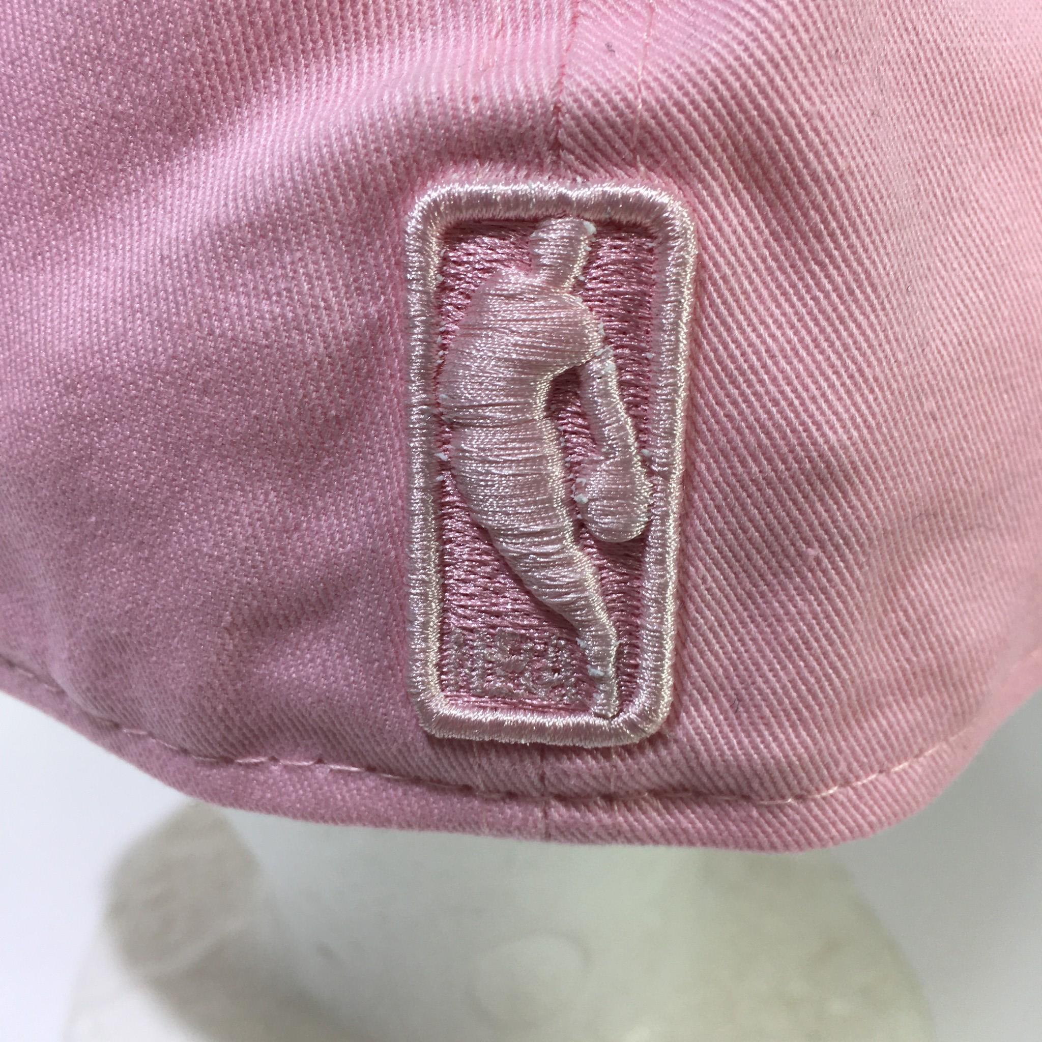 NBA New York Knicks New Era 59Fifty Pink Fitted Size 7 1/2 Cap Hat