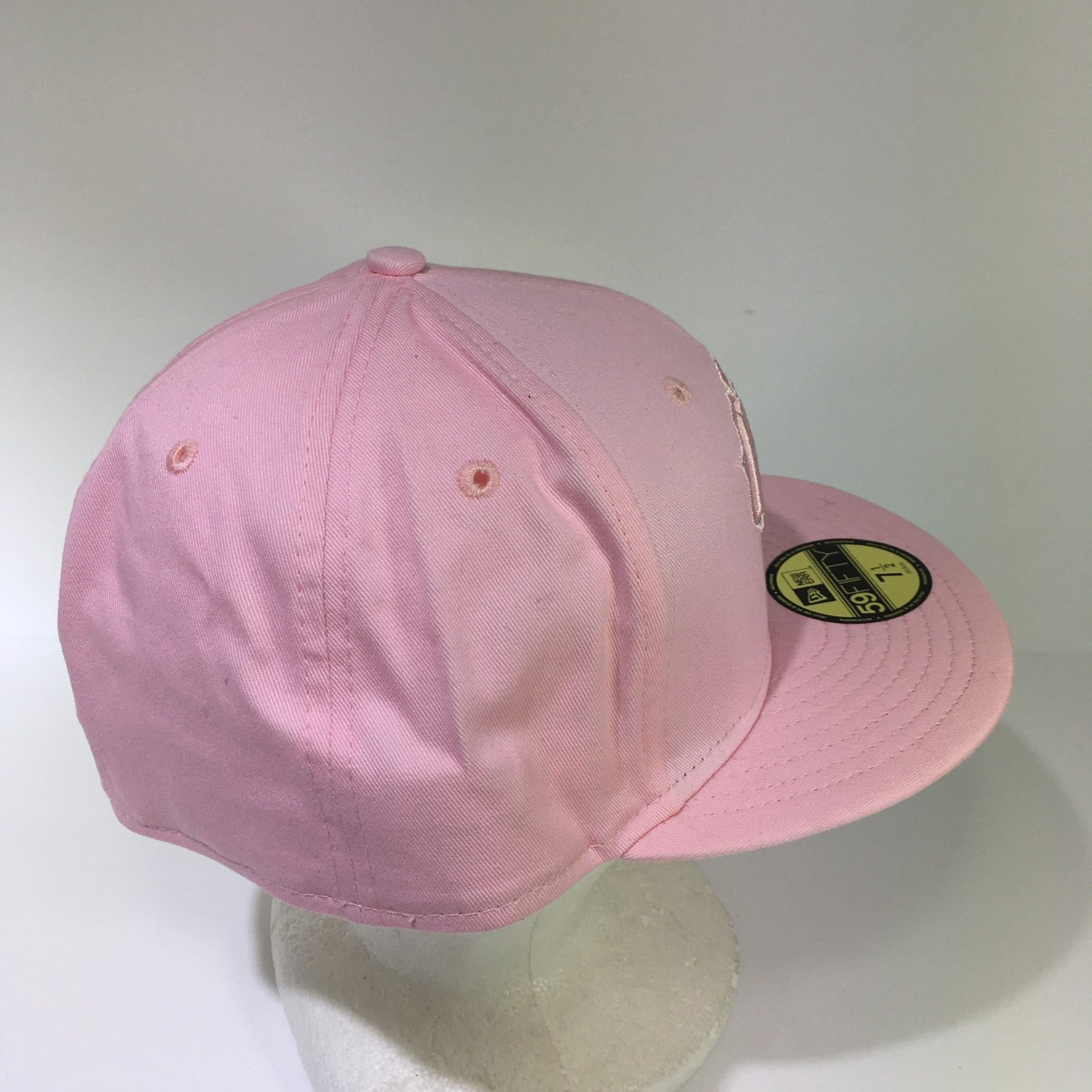 NBA New York Knicks New Era 59Fifty Pink Fitted Size 7 1/2 Cap Hat