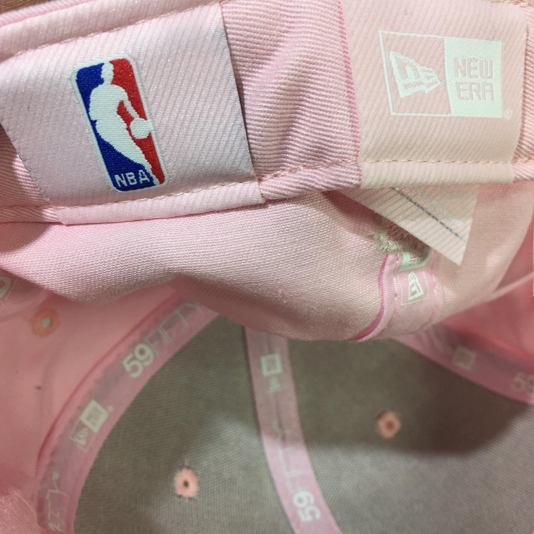 NBA New York Knicks New Era 59Fifty Pink Fitted Size 7 1/2 Cap Hat