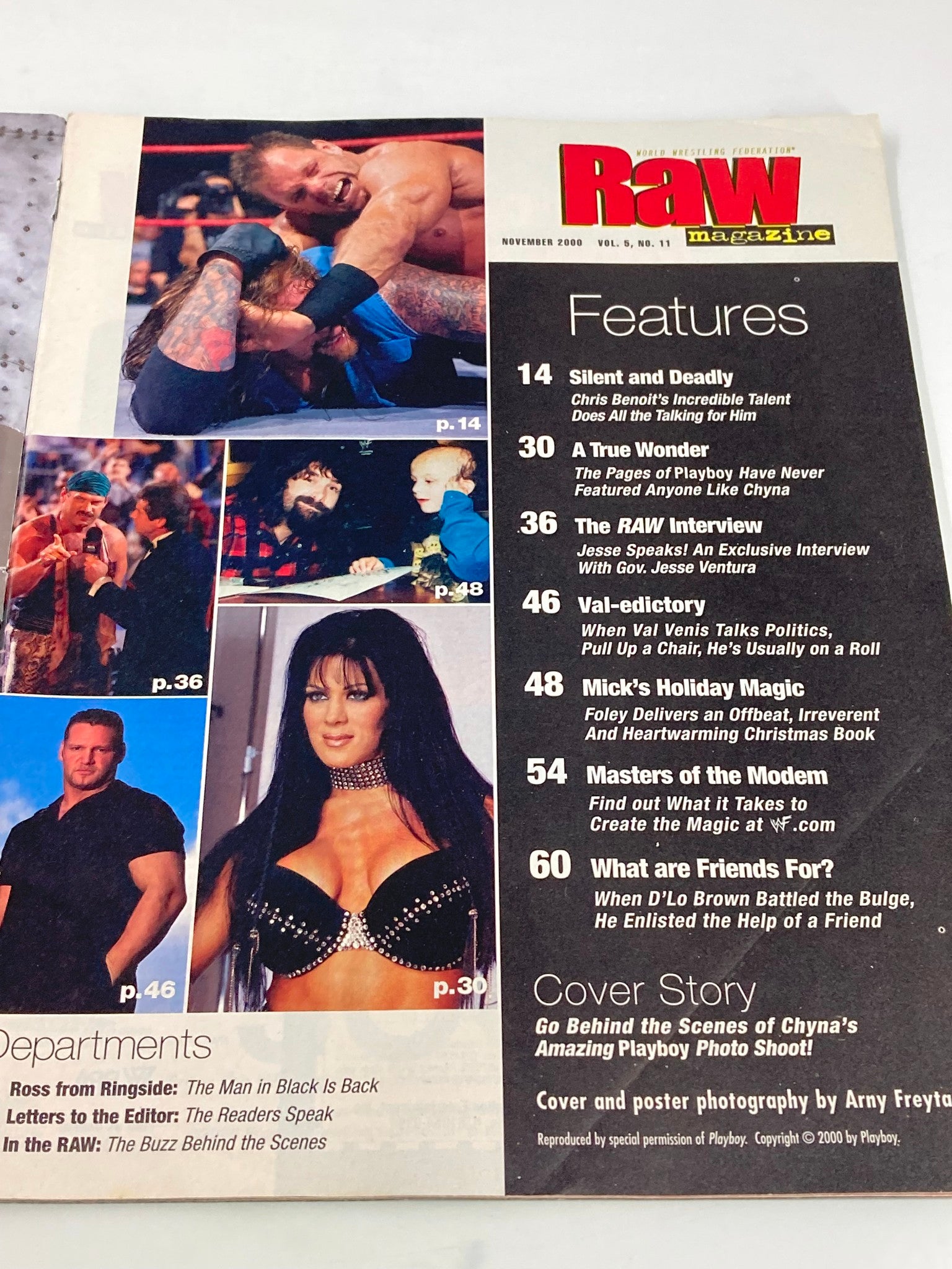 WWF Raw Magazine November 2000 Chyna Out of this World w Poster No Label