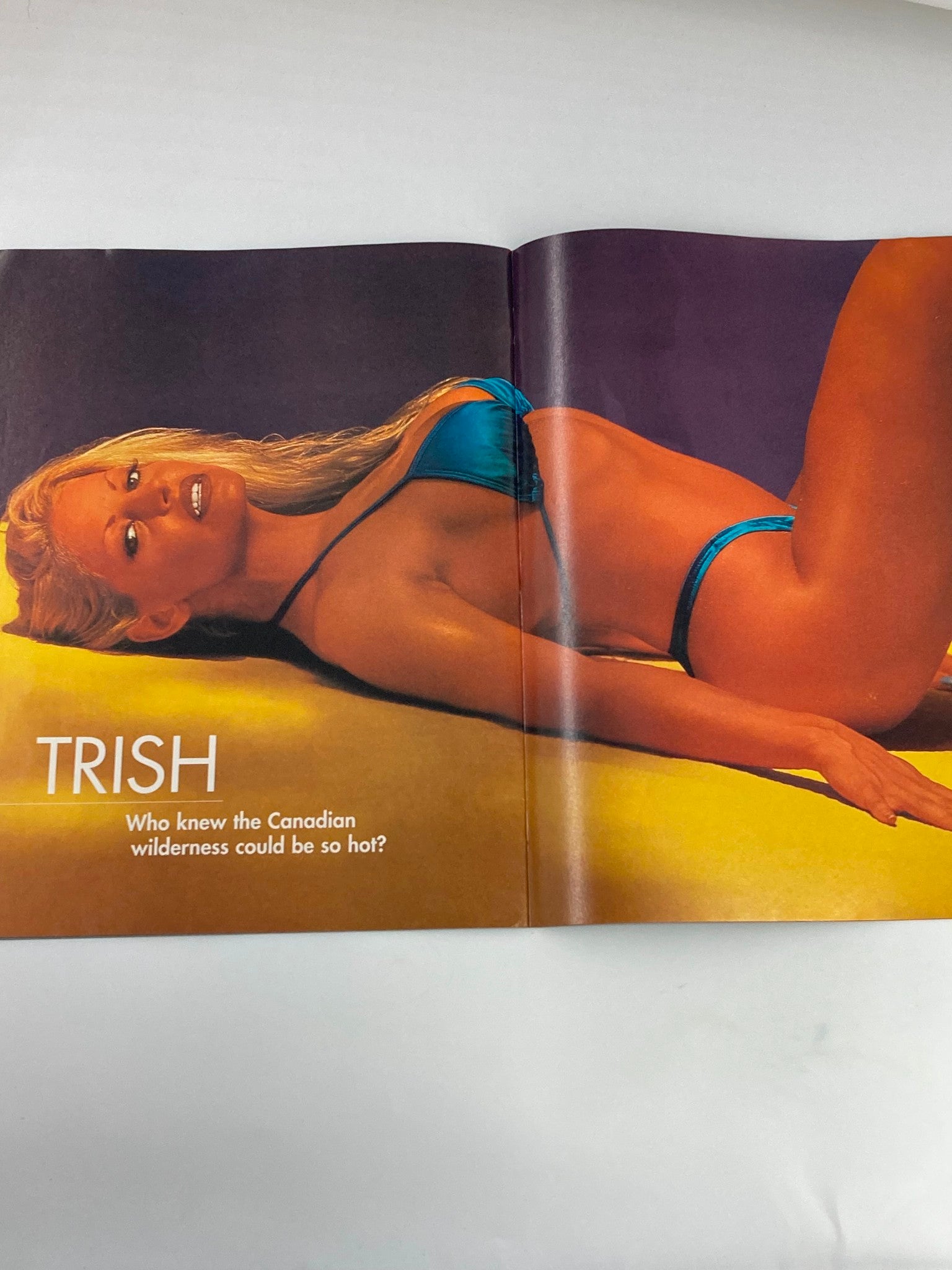 WWF Raw Magazine May 2000 Trish Stratus Sunsational Divas w Poster No Label