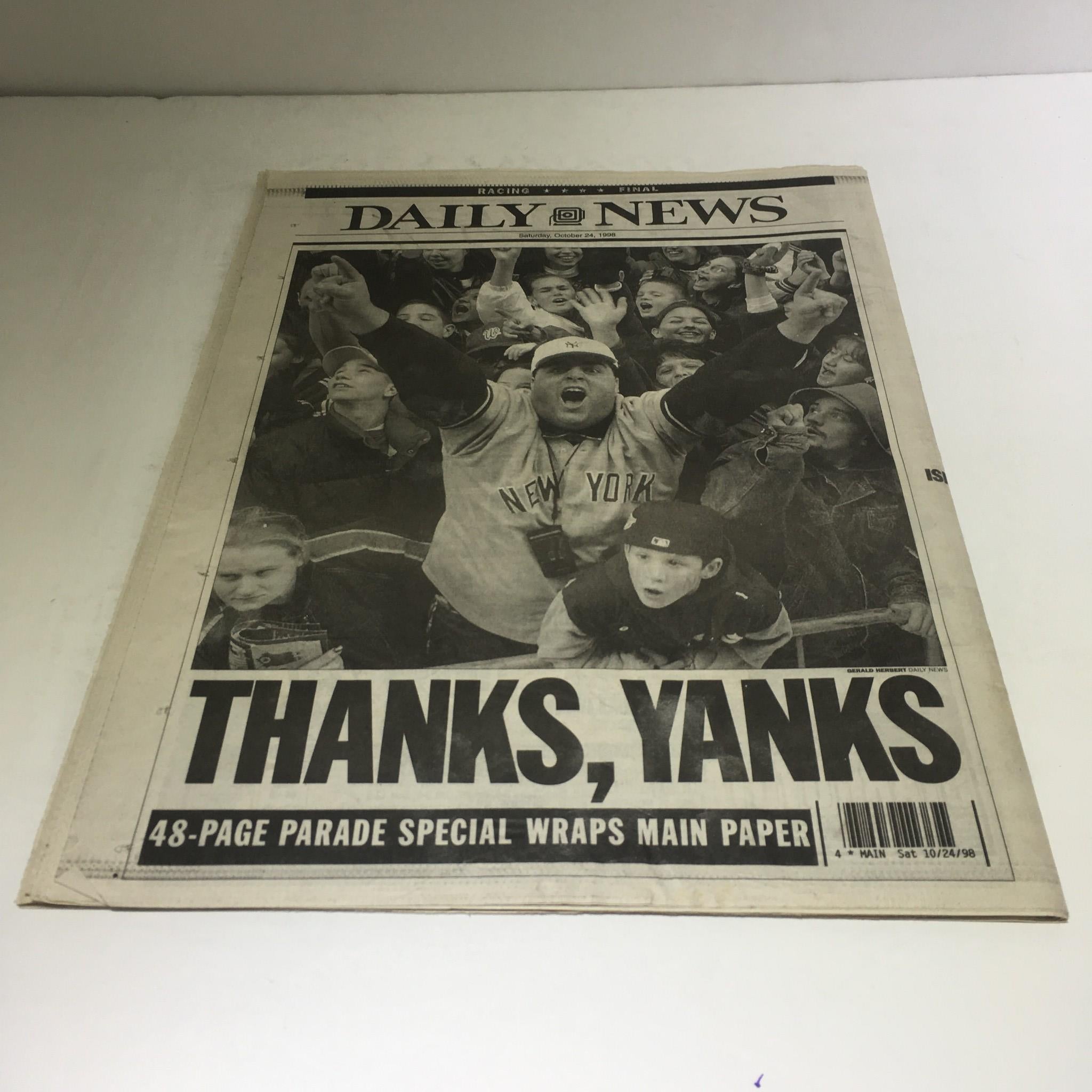 NY Daily News: Oct 24 1998 Cheers!  New York Yankees world Series