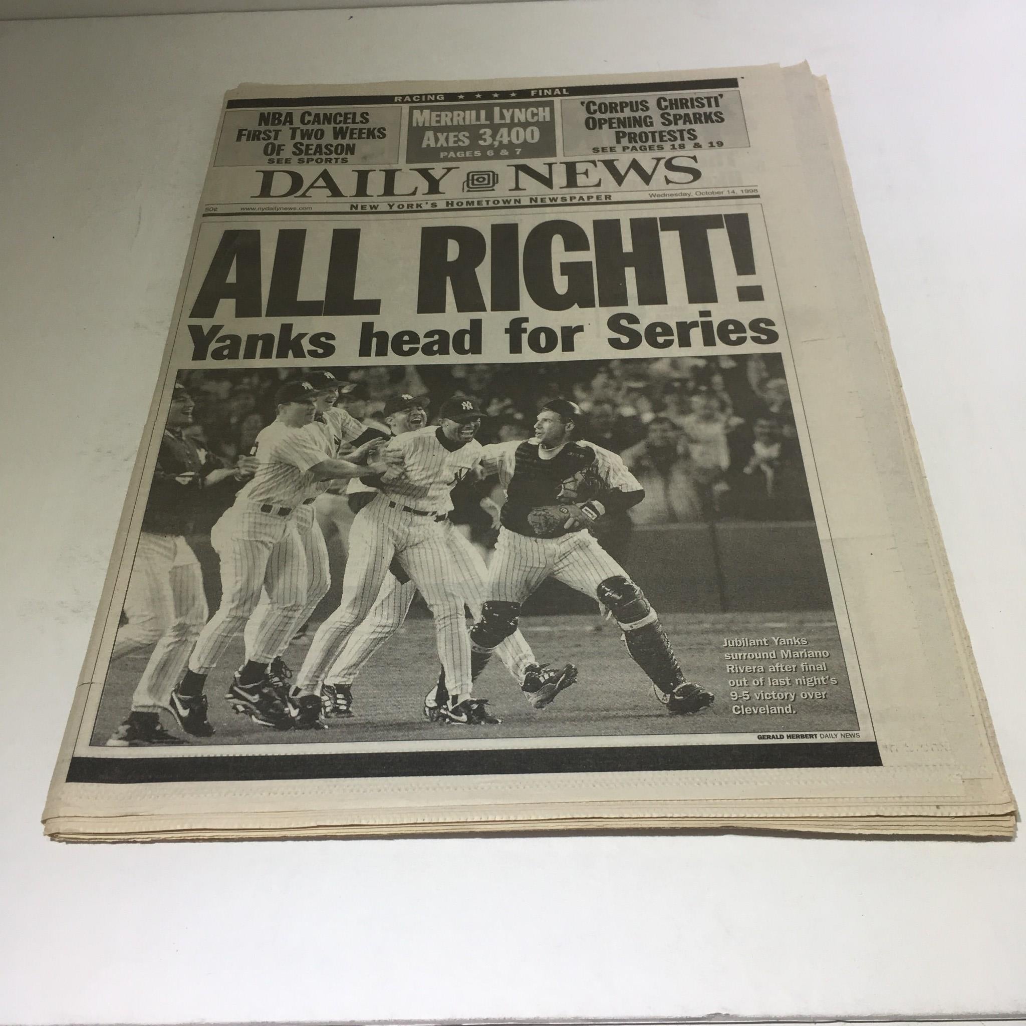 NY Daily News: Oct 14 1998 All Right! New York Yankees Baseball Word Series