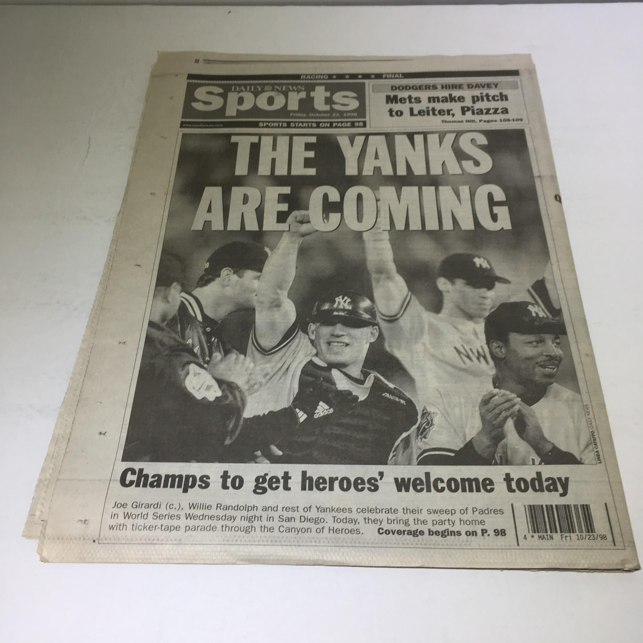 NY Daily News: Oct 23 1998 Party Time City Set 2 Honor Yankees Huge Parade