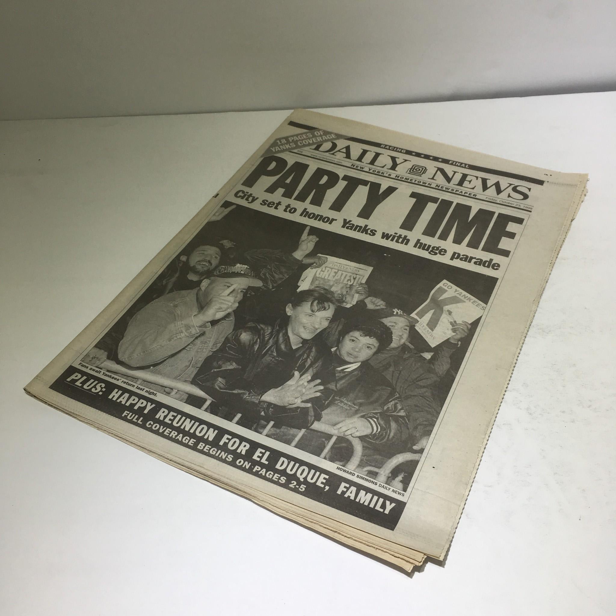 NY Daily News: Oct 23 1998 Party Time City Set 2 Honor Yankees Huge Parade