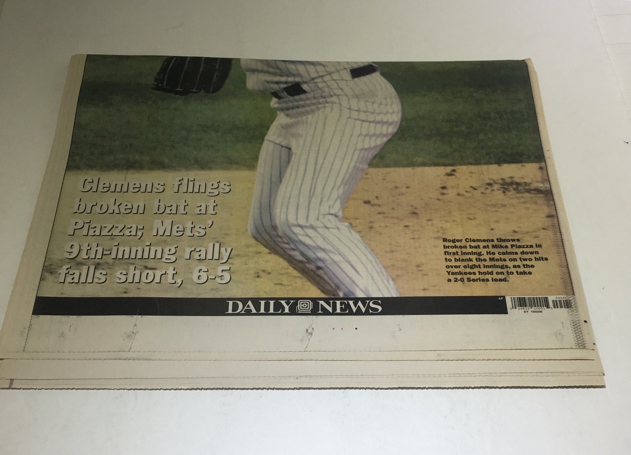 NY Daily News: Oct 23 2000 Roger Goes Batty