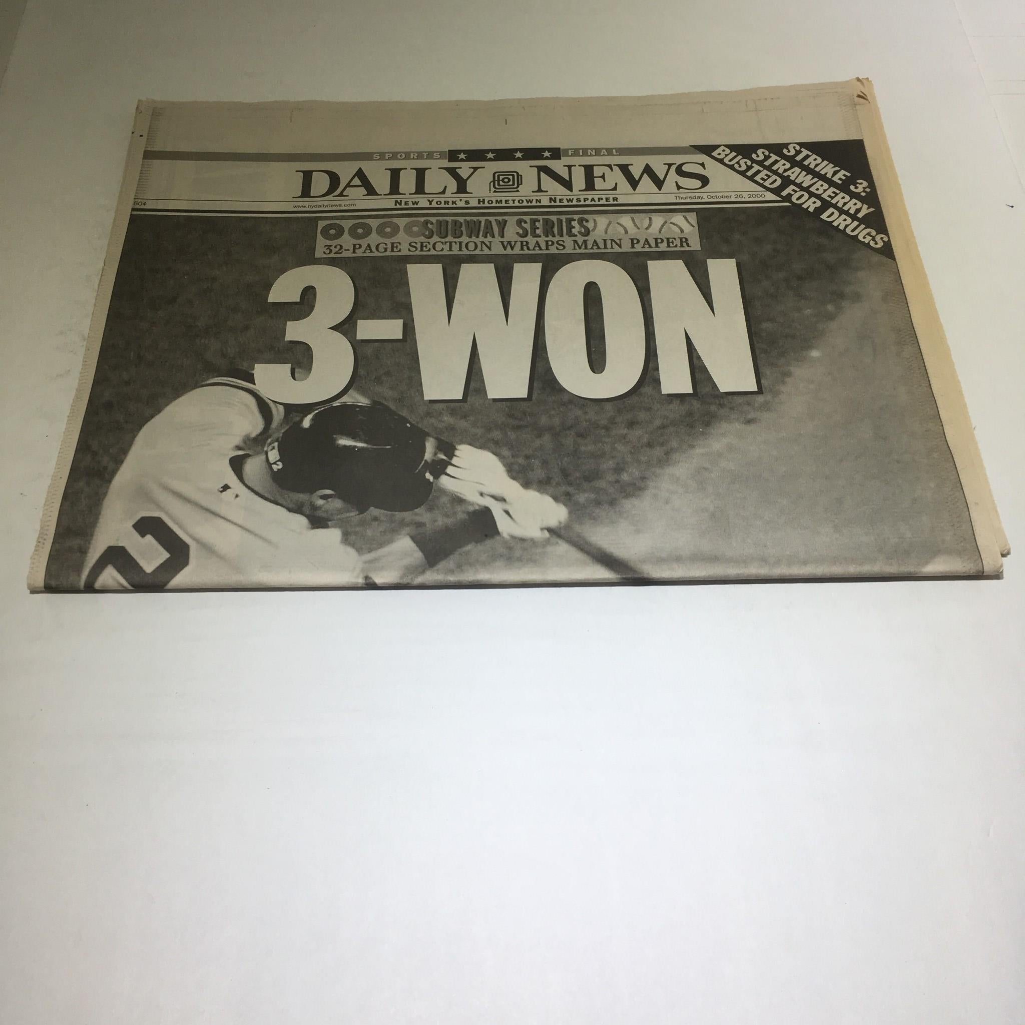 NY Daily News: Oct 26 2000 Derek Jeter Yanks Game's First Pitch, Excellent