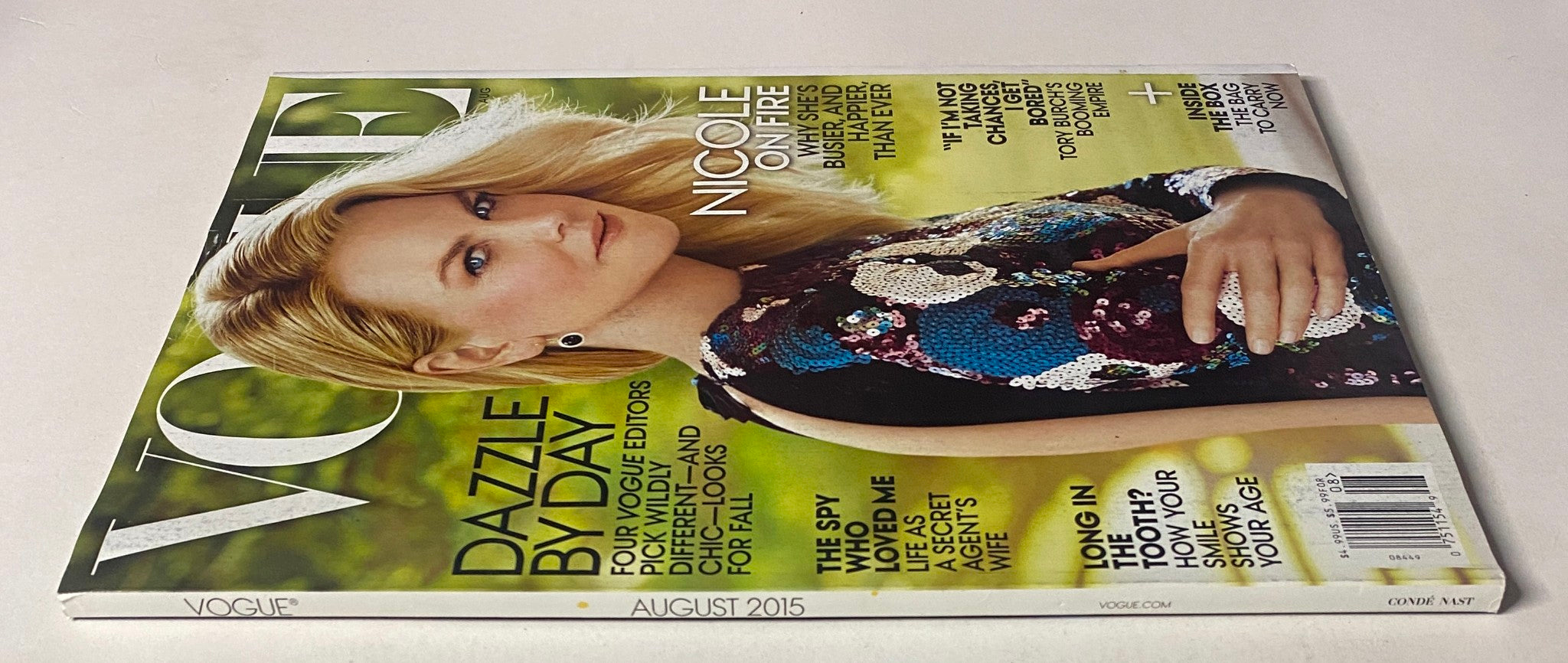 Vogue Magazine August 2015 cover featuring Nicole Kidman in a sequin dress, showcasing the theme 'Dazzle by Day'. No label, condition very good.