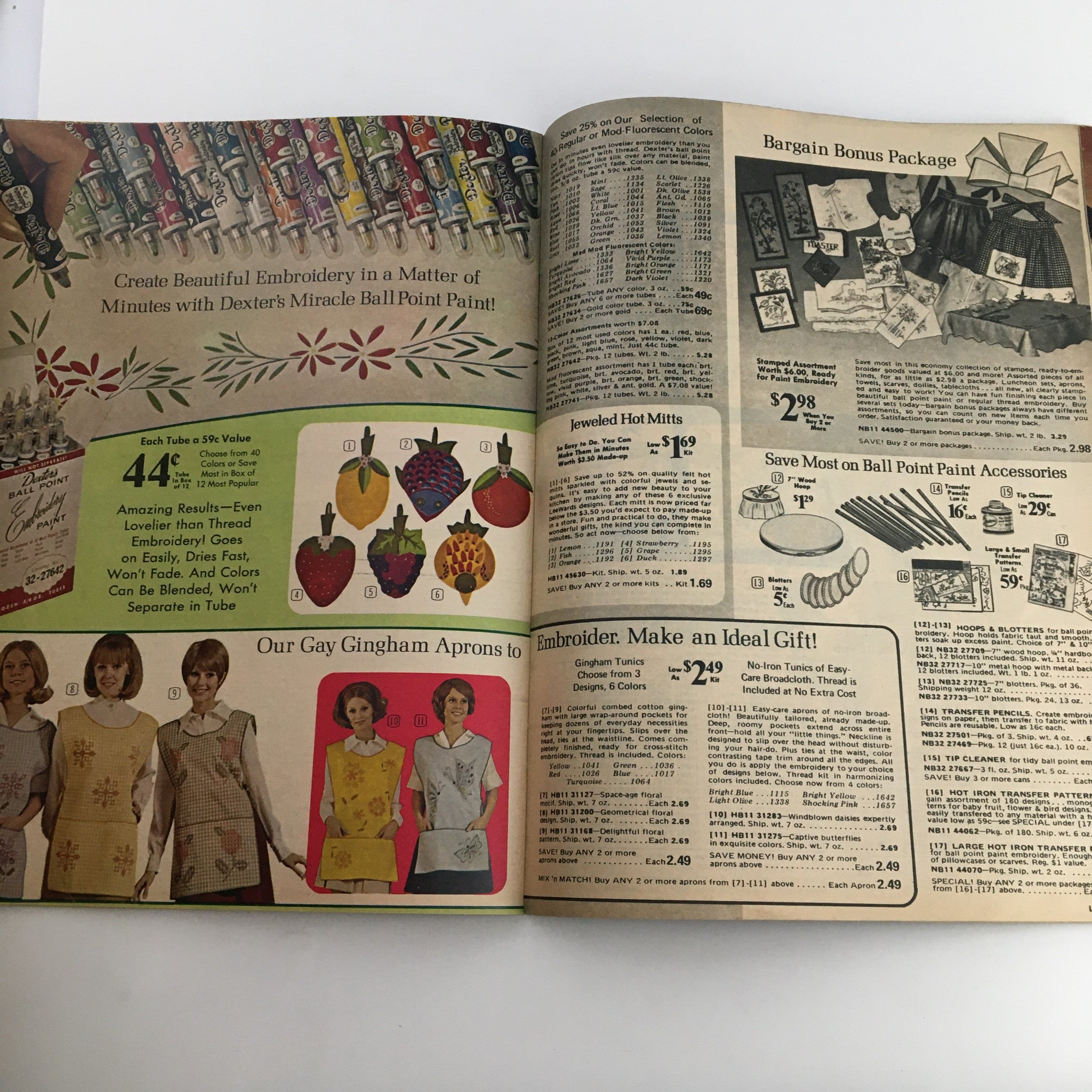 1970 Lee Wards Art Needlework and Hobbycraft Headquarters Fall Winter Catalog