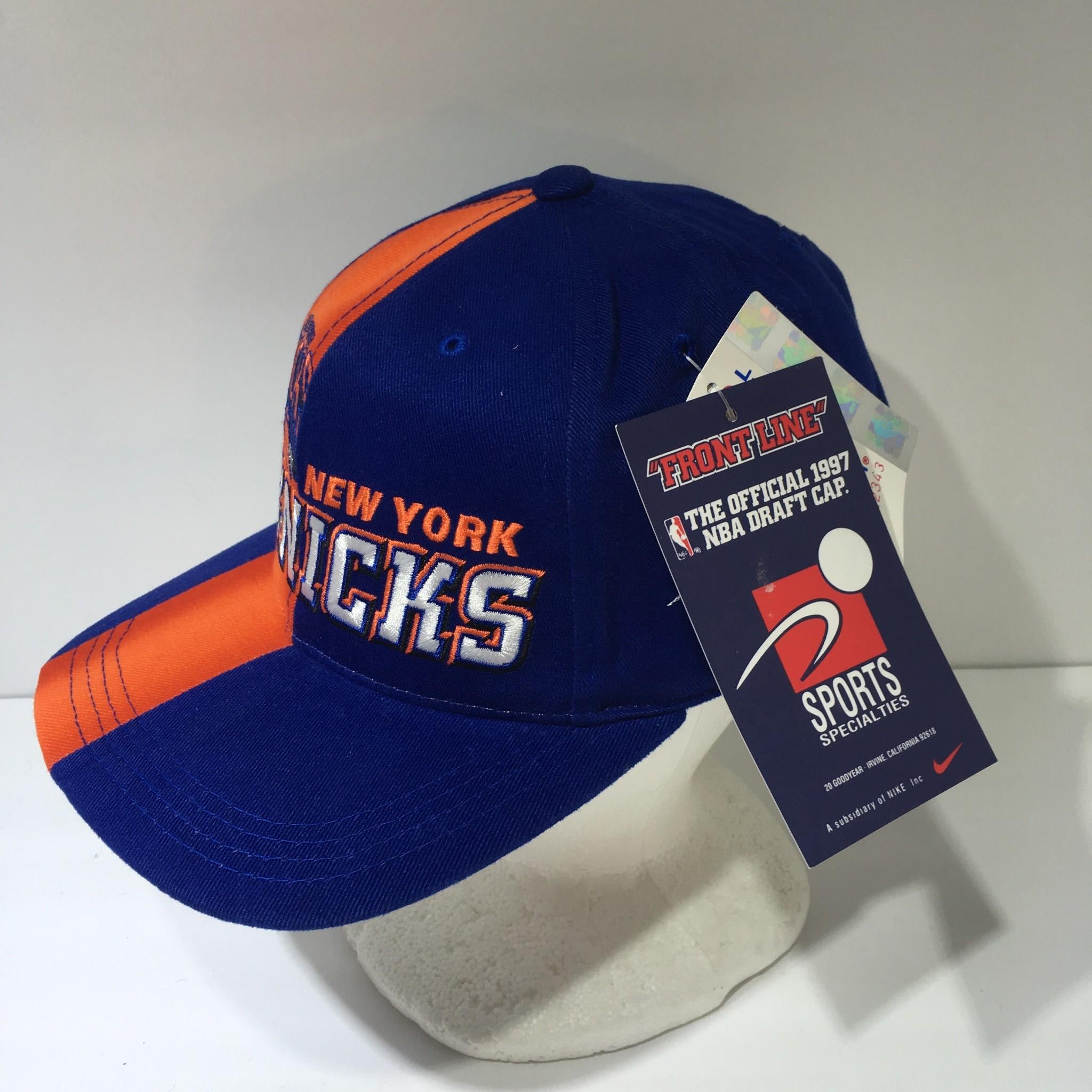 VTG NBA New York Knicks Sports Specialties Two Toned Snapback Cap Hat OSFA NWT