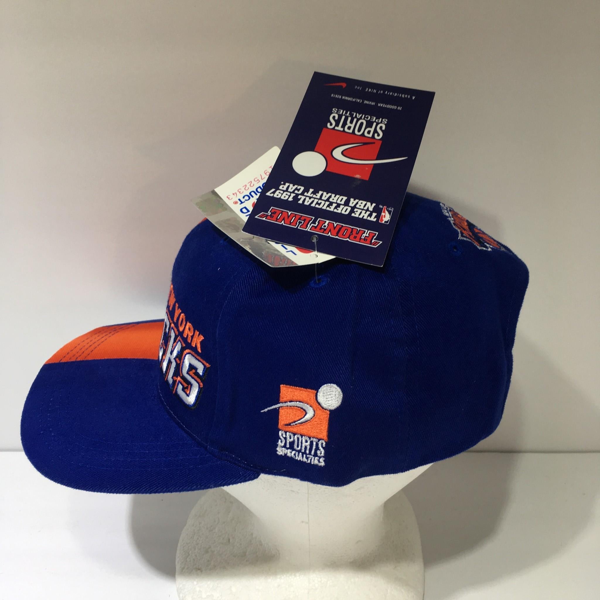 VTG NBA New York Knicks Sports Specialties Two Toned Snapback Cap Hat OSFA NWT
