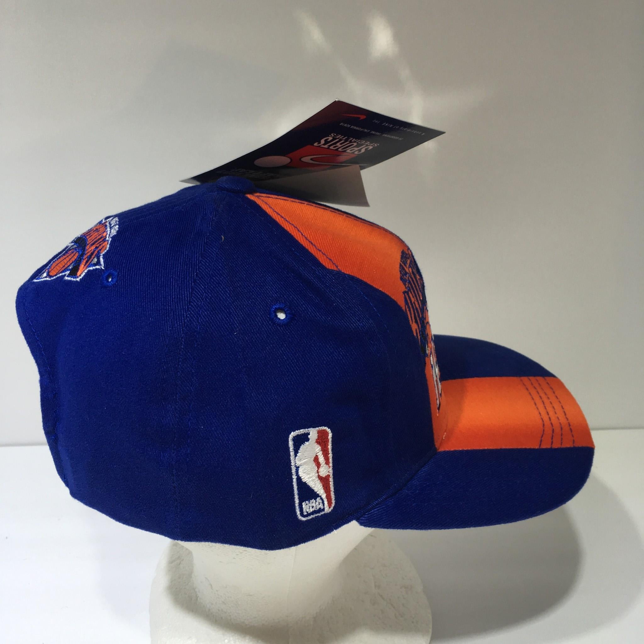 VTG NBA New York Knicks Sports Specialties Two Toned Snapback Cap Hat OSFA NWT
