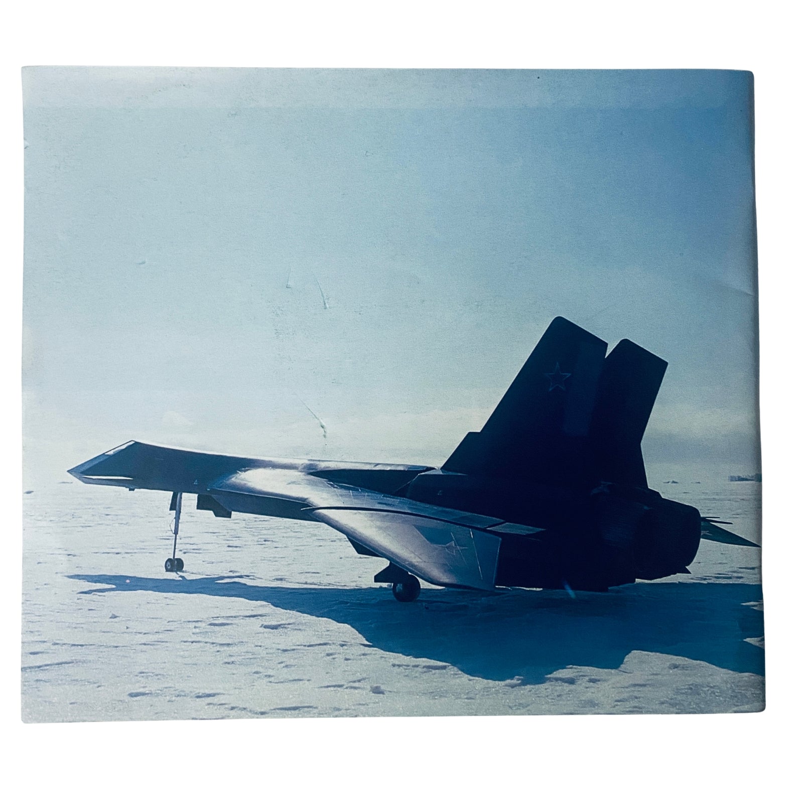 Cinefex Magazine October 1982 No. 10 back cover featuring the MiG-31 aircraft from the film Firefox.