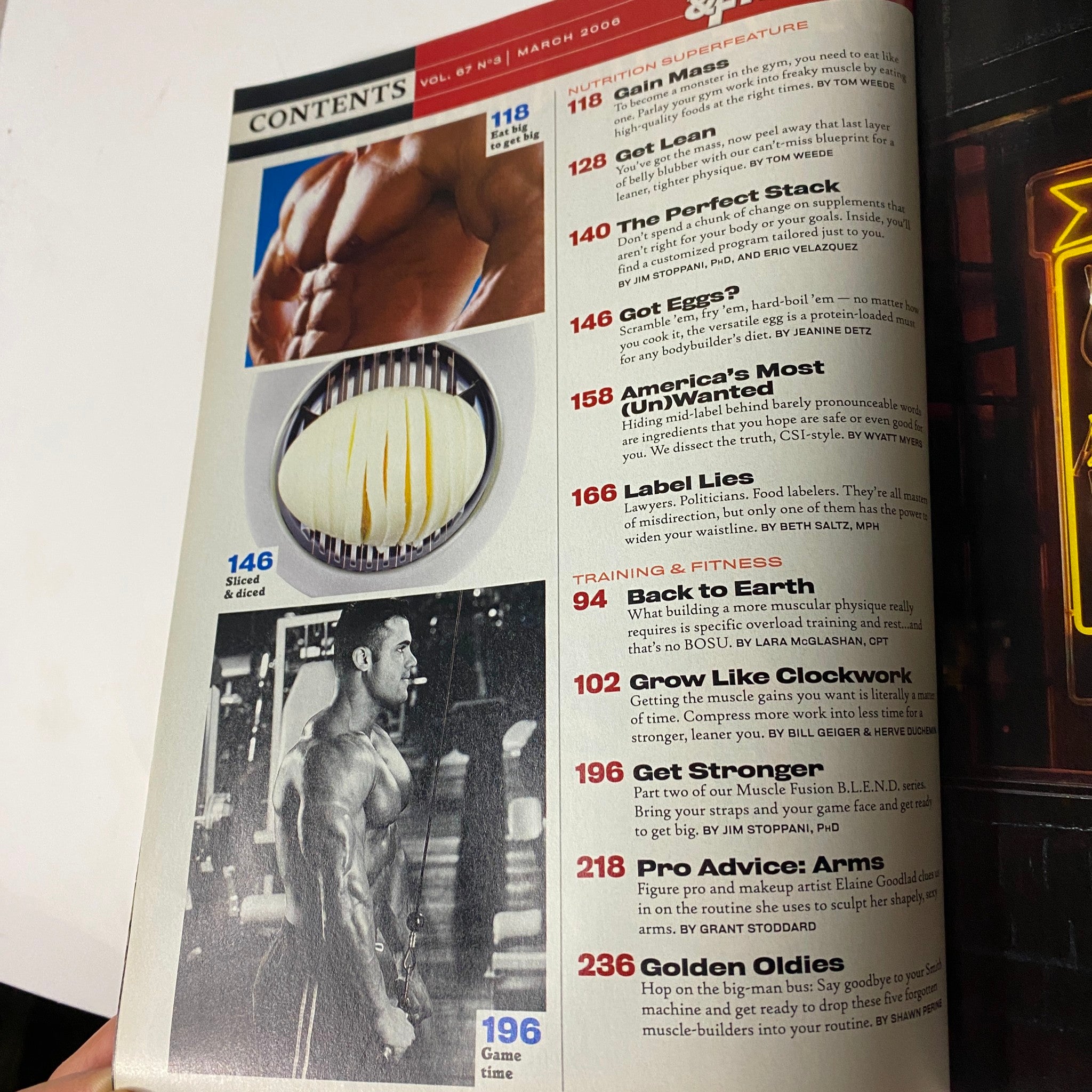 Muscle & Fitness Magazine March 2006 Vol 67 No. 3 - Contents page featuring articles on nutrition, training, and fitness, including topics like 'Gain Mass' and 'Get Stronger'.