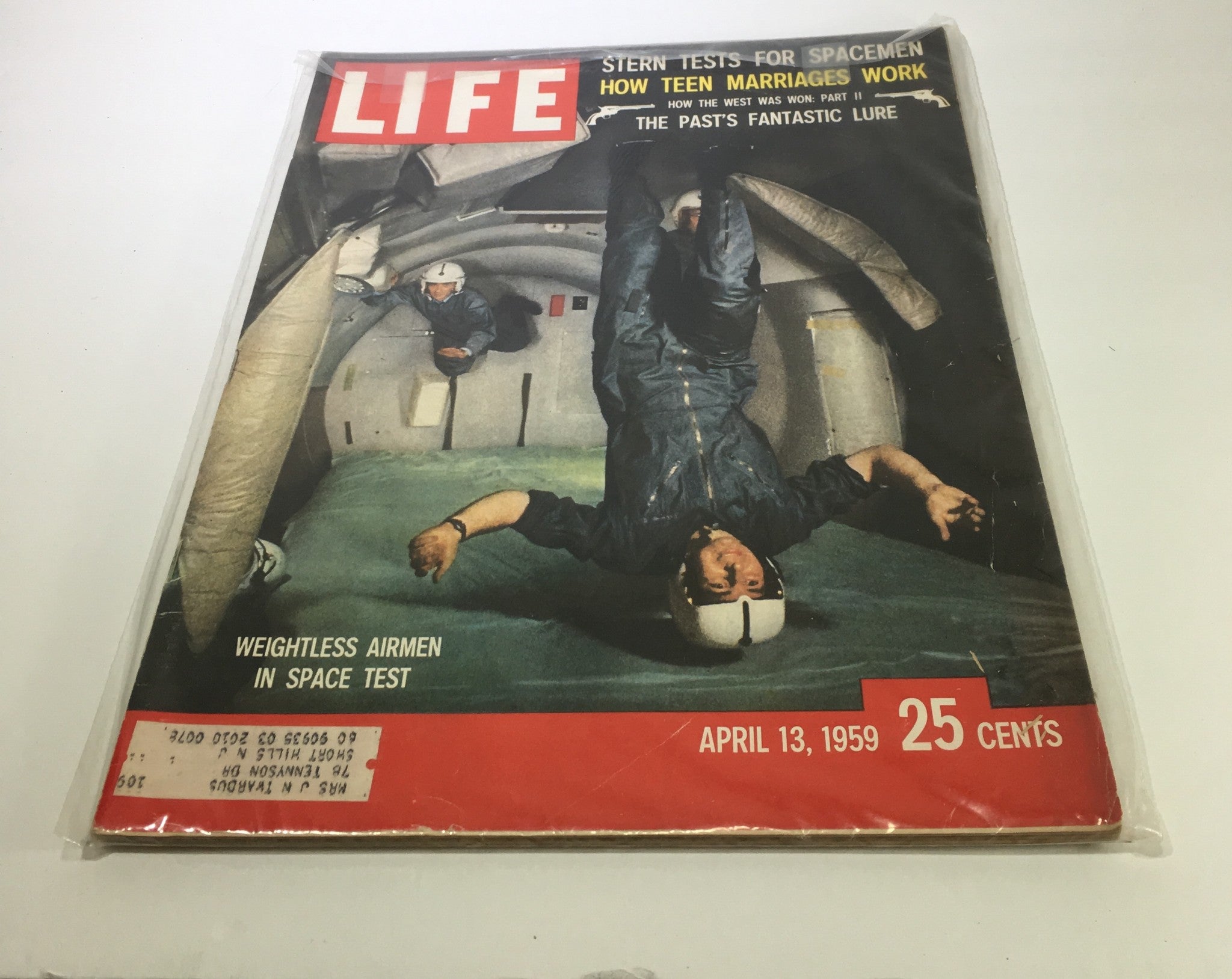 VTG Life Magazine April 13 1959 - Weightless Airmen in Space and Stern Tests