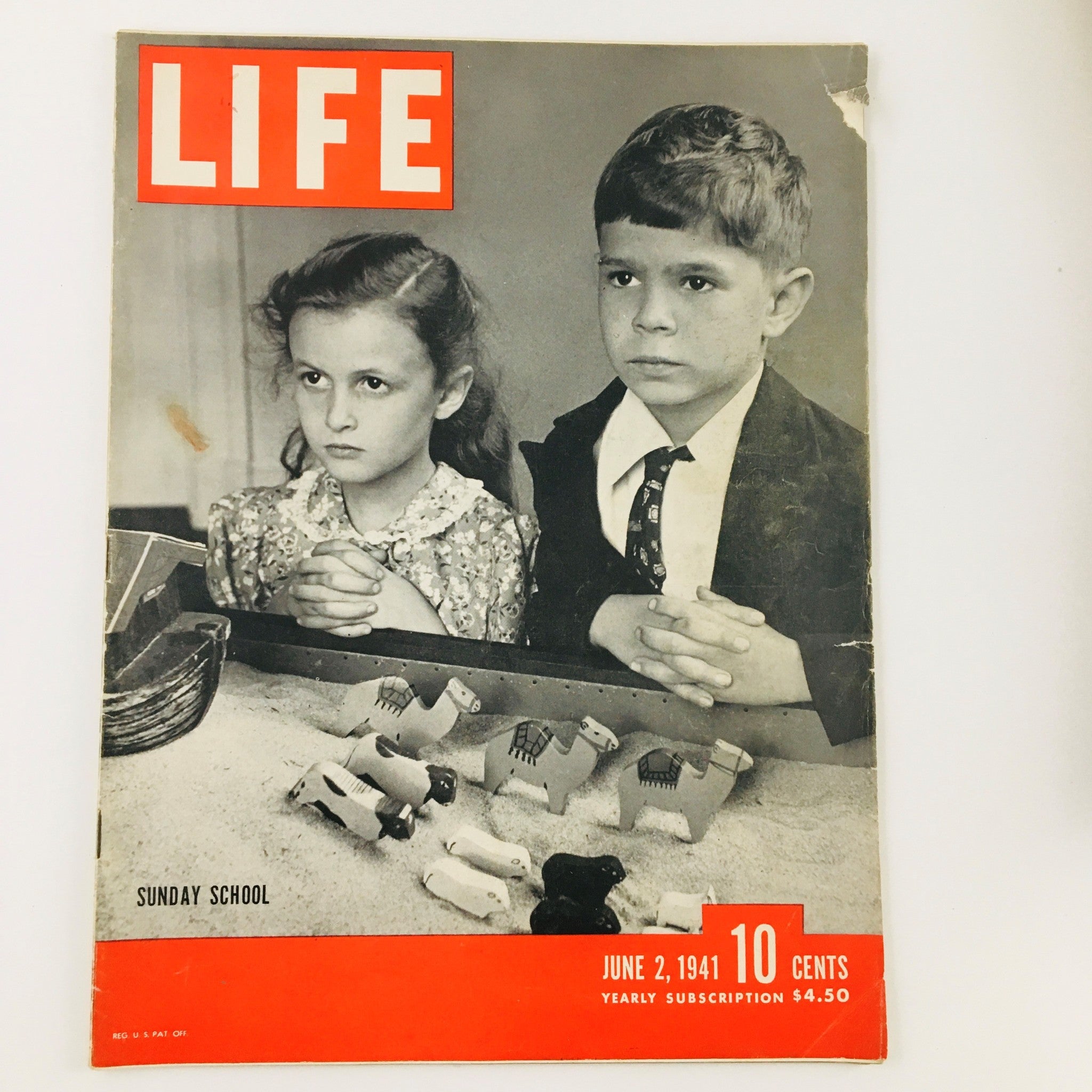 VTG Life Magazine June 2 1941 A Boy and A Girl Praying in Sunday School No Label