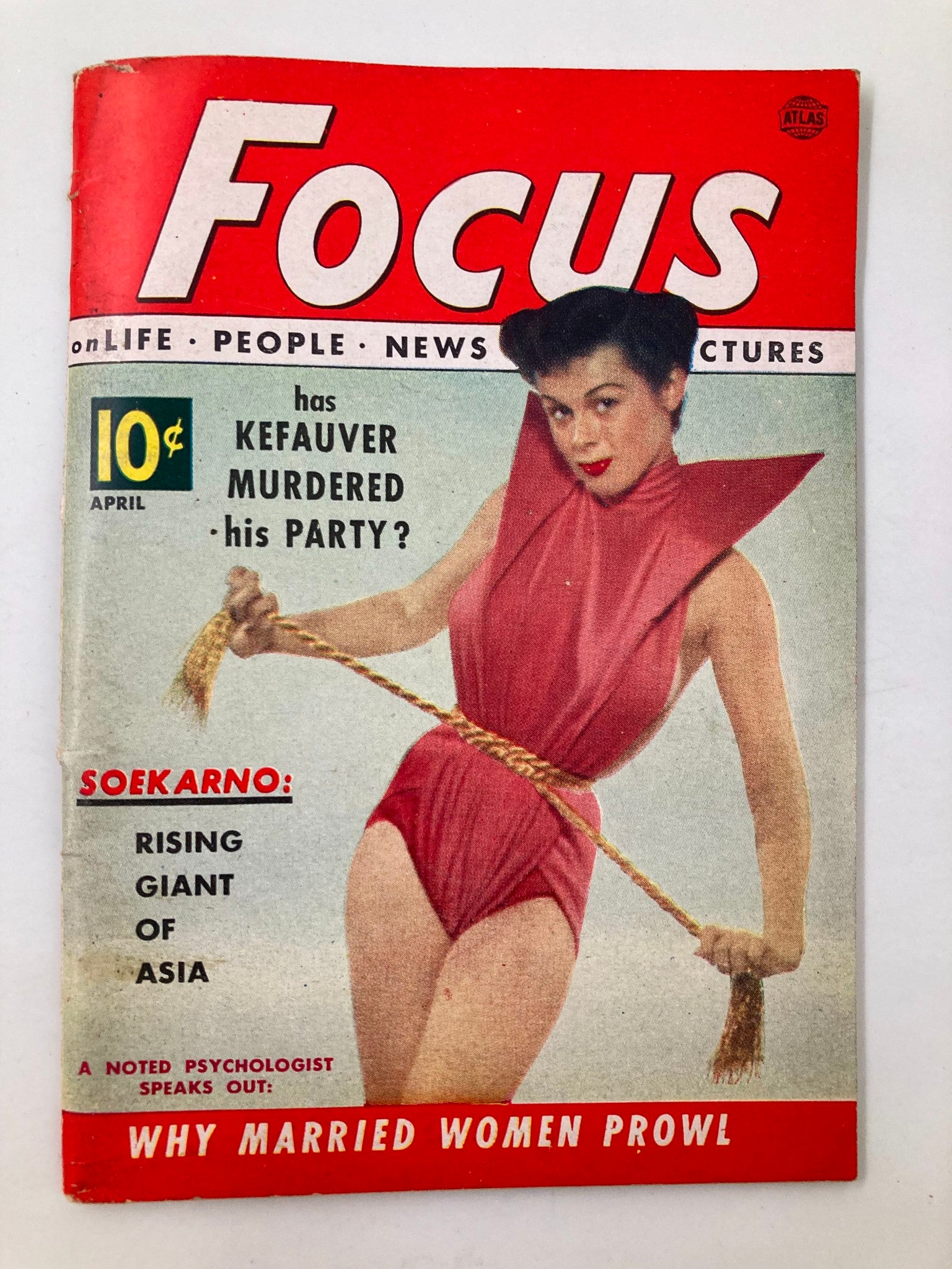 VTG Focus Magazine April 1952 Soekarno Rising Giant of Asia No Label