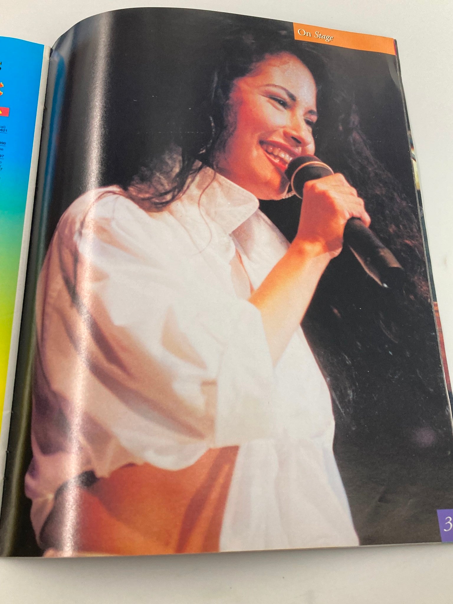 1995 Selena The Authorized Pictorial Tribute No Label