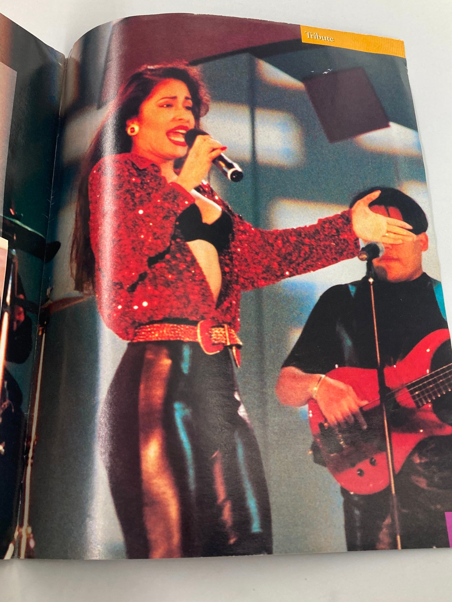 1995 Selena The Authorized Pictorial Tribute No Label