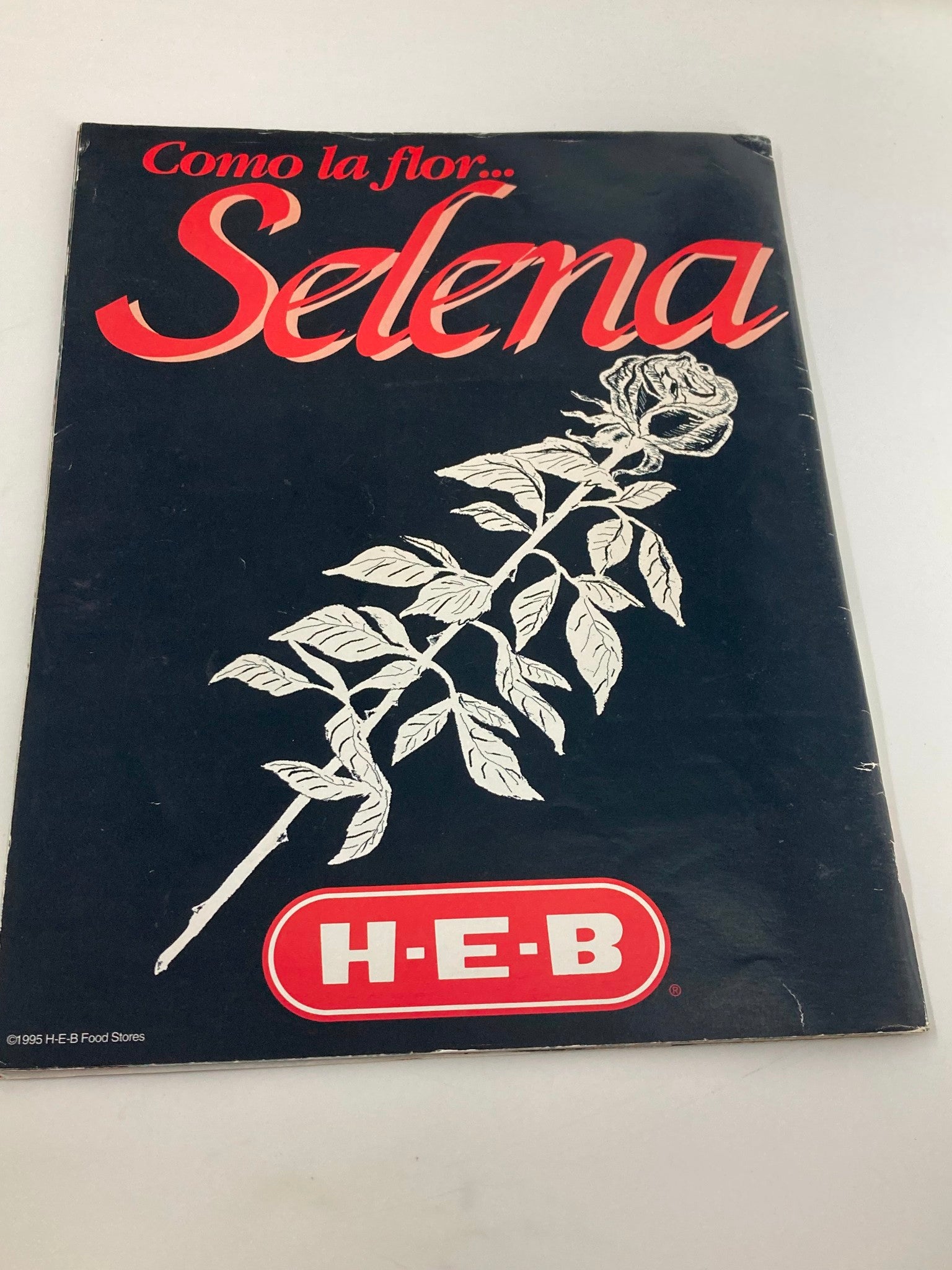 1995 Selena The Authorized Pictorial Tribute No Label