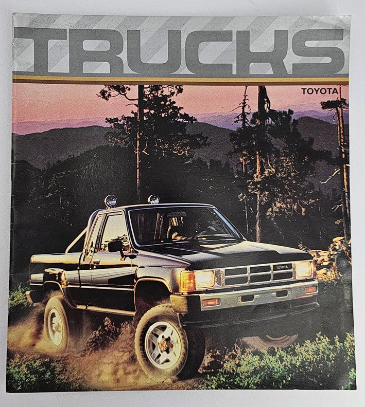 1986 Toyota Truck Pickup Dealer Showroom Sales Brochure Guide Catalog