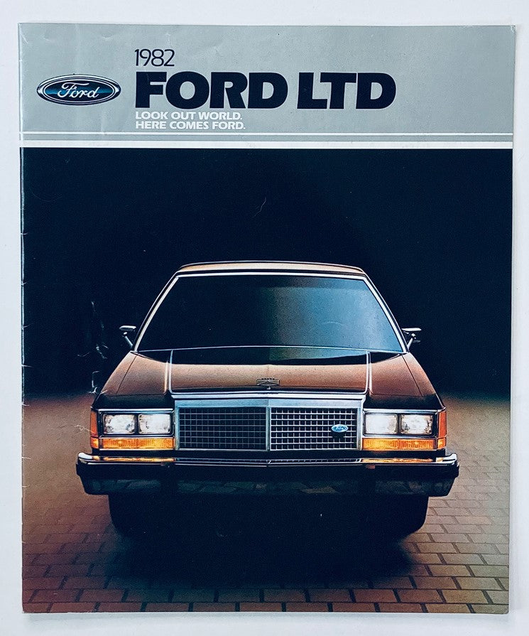 1982 Ford LTD Dealer Showroom Sales Brochure Guide Catalog