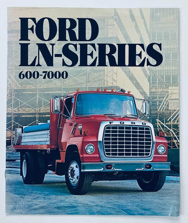 1982 Ford LN Series 600-7000 Dealer Showroom Sales Brochure Guide Catalog