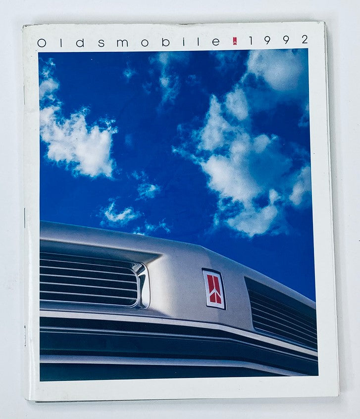 1992 Oldsmobile Dealer Showroom Sales Brochure Guide Catalog