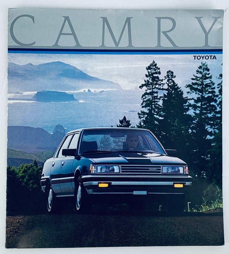 1986 Toyota Camry Dealer Showroom Sales Brochure Guide Catalog