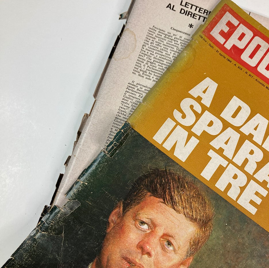 Cover of VTG Epoca Italian Magazine April 21, 1968 featuring John F. Kennedy, showcasing vintage graphics and historical significance.