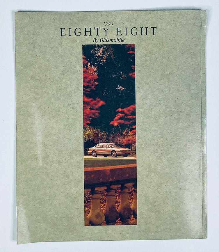 1994 Oldsmobile Eighty Eight Dealer Showroom Sales Brochure Guide Catalog