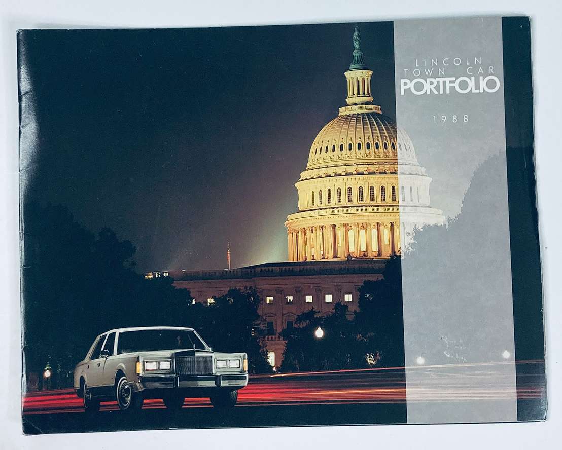 1988 Lincoln Town Car Portfolio Dealer Showroom Sales Brochure Guide Catalog