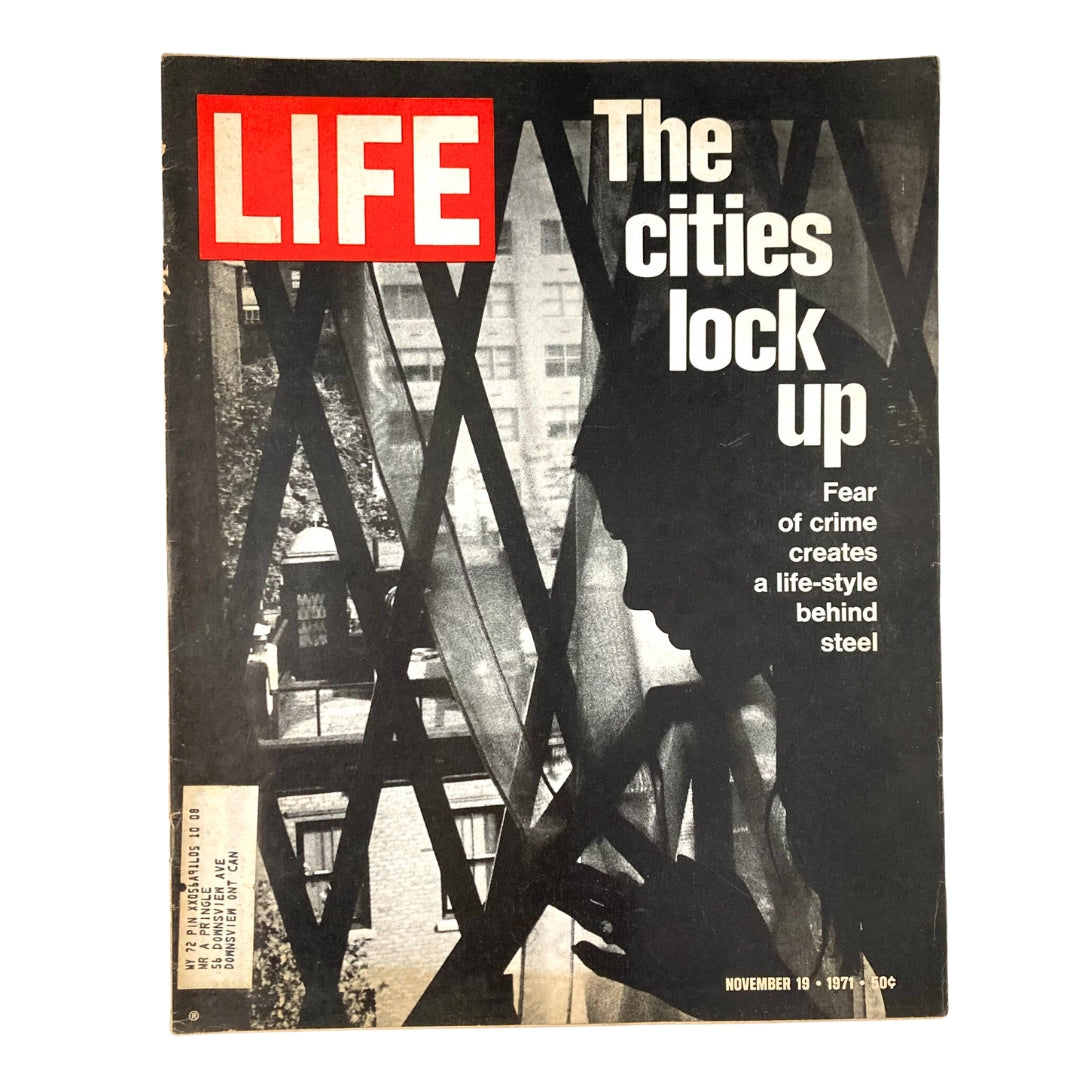 VTG Life Magazine November 19 1971 Vol 71 No. 21 The Cities Lock Up