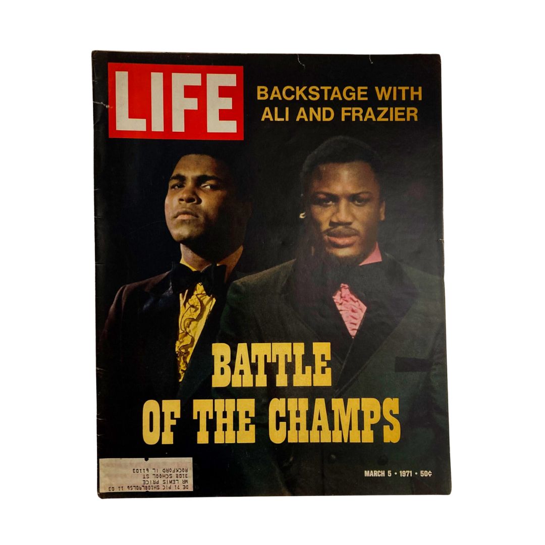 VTG Life Magazine March 5 1971 Muhammad Ali and Joe Frazier Battle of the Champs