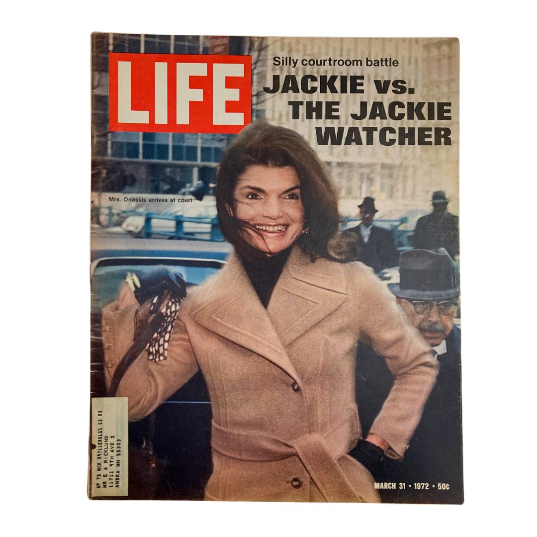 RES*VTG Life Magazine March 31 1972 Jackie Kennedy Onassis vs The Jackie Watcher